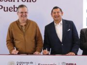 El secretario de Economía del Gobierno de México, Marcelo Ebrard y el gobernador de Puebla, Alejandro Armenta, encabezaron la firma de Convenio del Polo de Desarrollo Económico para el Bienestar