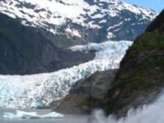 Miles evacuados por deshielo de glaciar en Juneau, Alaska