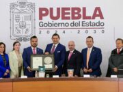 El gobernador Alejandro Armenta recibió el galardón «México muy Mexicano», por impulsar la prosperidad compartida y la riqueza comunitaria entre los pequeños y medianos empresarios.