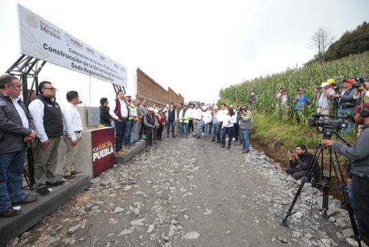 El gobernador Alejandro Armenta, inició la construcción de la Universidad de la Salud en la Sierra Negra de Puebla.